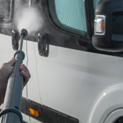 Dove lavare camper a Ferrara